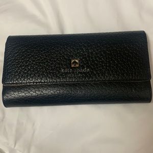 Brand new Kate Spade wallet. Never used. BRAND NEW